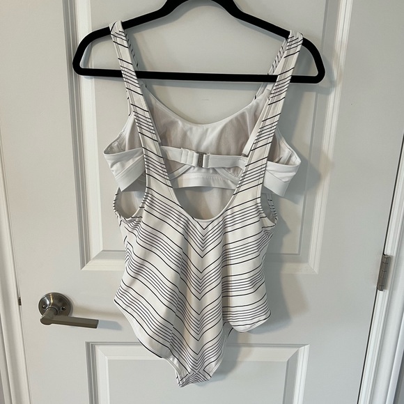 Athleta Chevron High Leg One Piece Swimwear - Picture 5 of 10